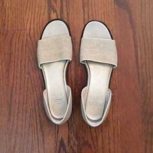 Mootsie Tootsie Flats